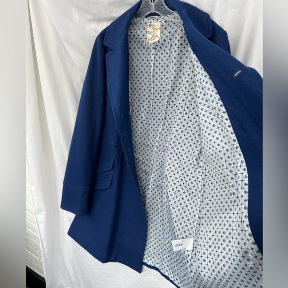 Blue Wool Peacoat, lighter weight, Large Junior Girls - Picture 9 of 12